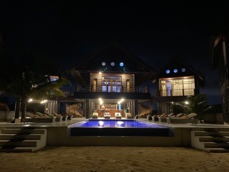HOV Beach